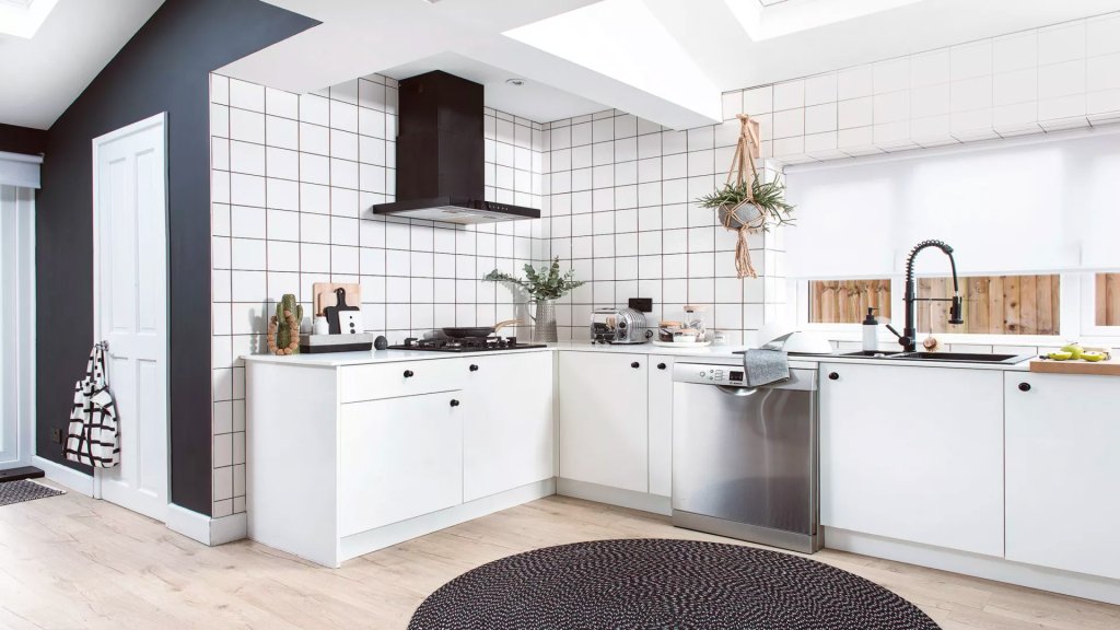 Lovely white kitchen.